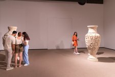 YARAT-da “Müşahidə olunmayan arzular” və Aydan Salahovanın “Sükutun səsləri” sərgiləri açılıb (FOTO)