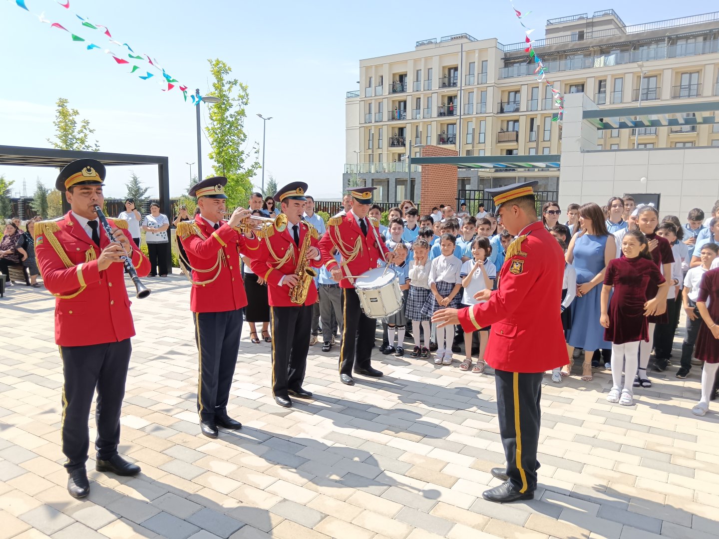 Azad Füzuli şəhərində 30 ildən sonra ilk "son zəng" (FOTO)