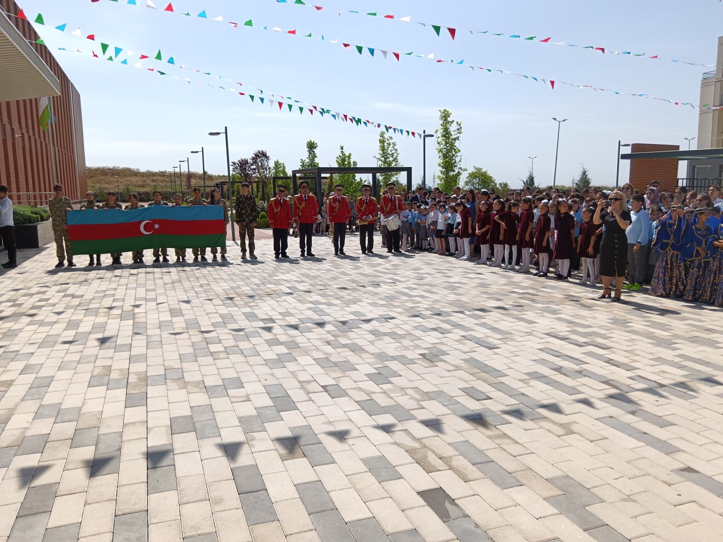 Azad Füzuli şəhərində 30 ildən sonra ilk "son zəng" (FOTO)