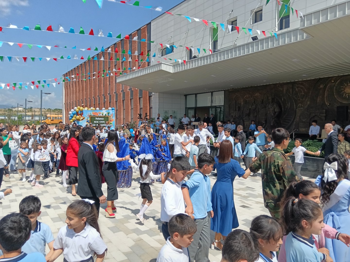 Azad Füzuli şəhərində 30 ildən sonra ilk "son zəng" (FOTO)