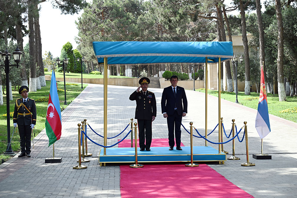 Azərbaycan və Serbiyanın müdafiə nazirləri arasında görüş keçirilib (FOTO)