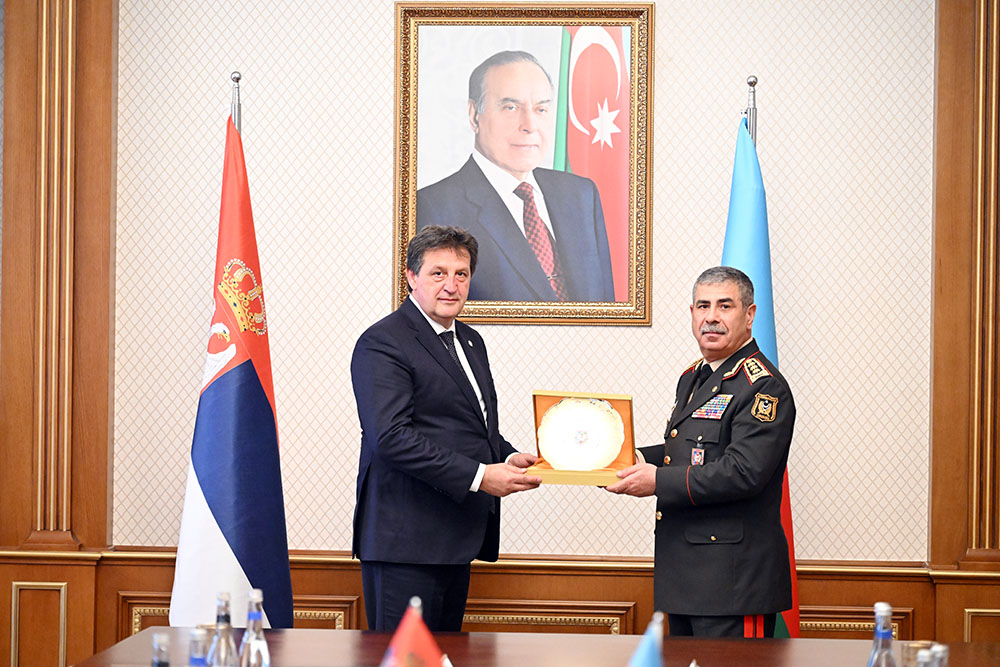 Azərbaycan və Serbiyanın müdafiə nazirləri arasında görüş keçirilib (FOTO)