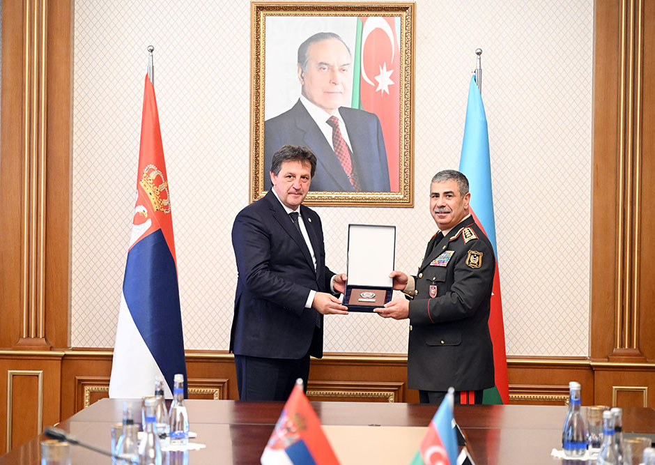 Azərbaycan və Serbiyanın müdafiə nazirləri arasında görüş keçirilib (FOTO)