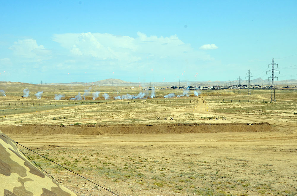 Baş Qərargah rəisi mühəndis bölmələrinin taktiki-xüsusi təlimini izləyib (FOTO)