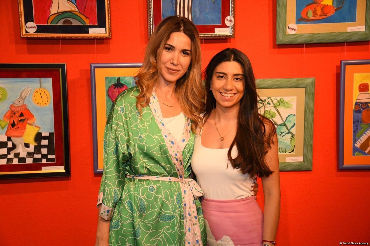 "Leonardo Art School Baku" tələbələrinin sərhədsiz fantaziyası - Bakıda keçirilən sərgidə parlaq rənglərin ardıcıllığı (FOTO)