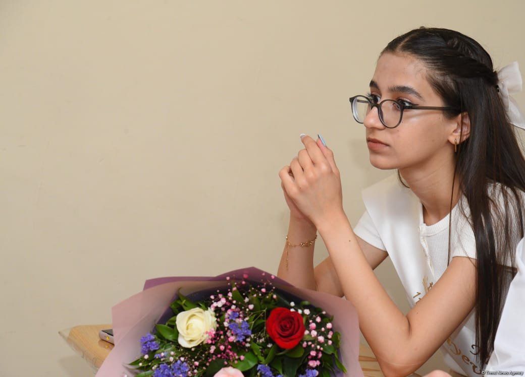 Qayğısız illərin "son zəng"i çalındı (FOTOREPORTAJ)