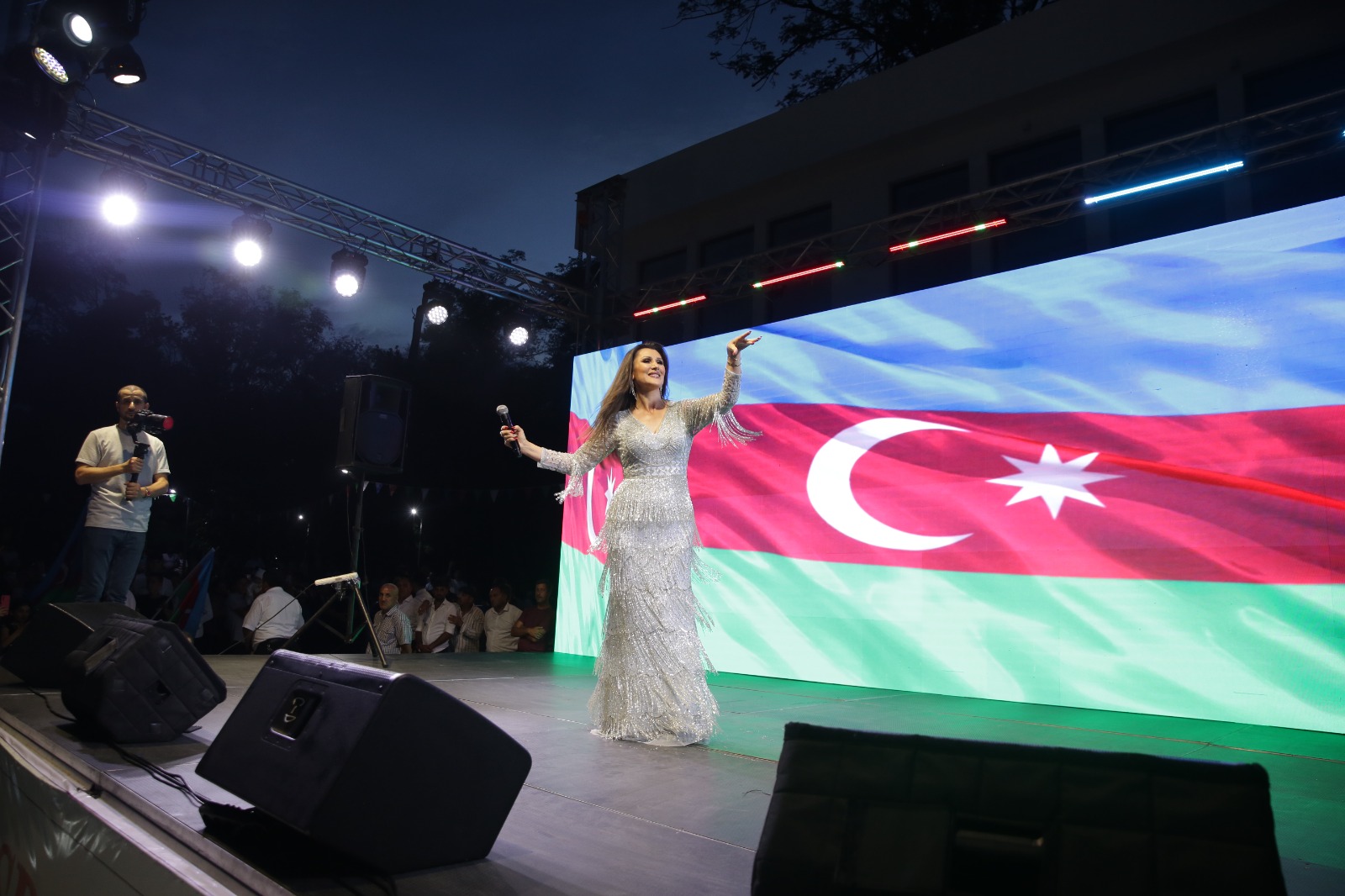 Xaçmazda Milli Qurtuluş Günü ilə əlaqədar möhtəşəm bayram konserti keçirilib (FOTO)