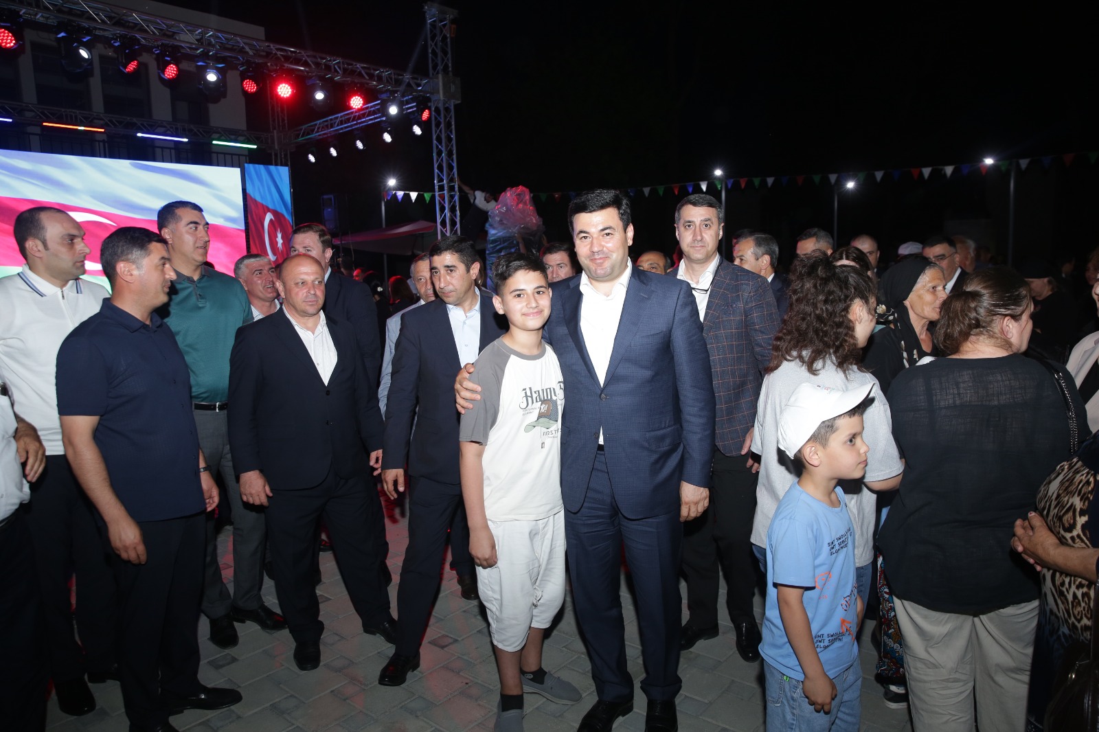 Xaçmazda Milli Qurtuluş Günü ilə əlaqədar möhtəşəm bayram konserti keçirilib (FOTO)