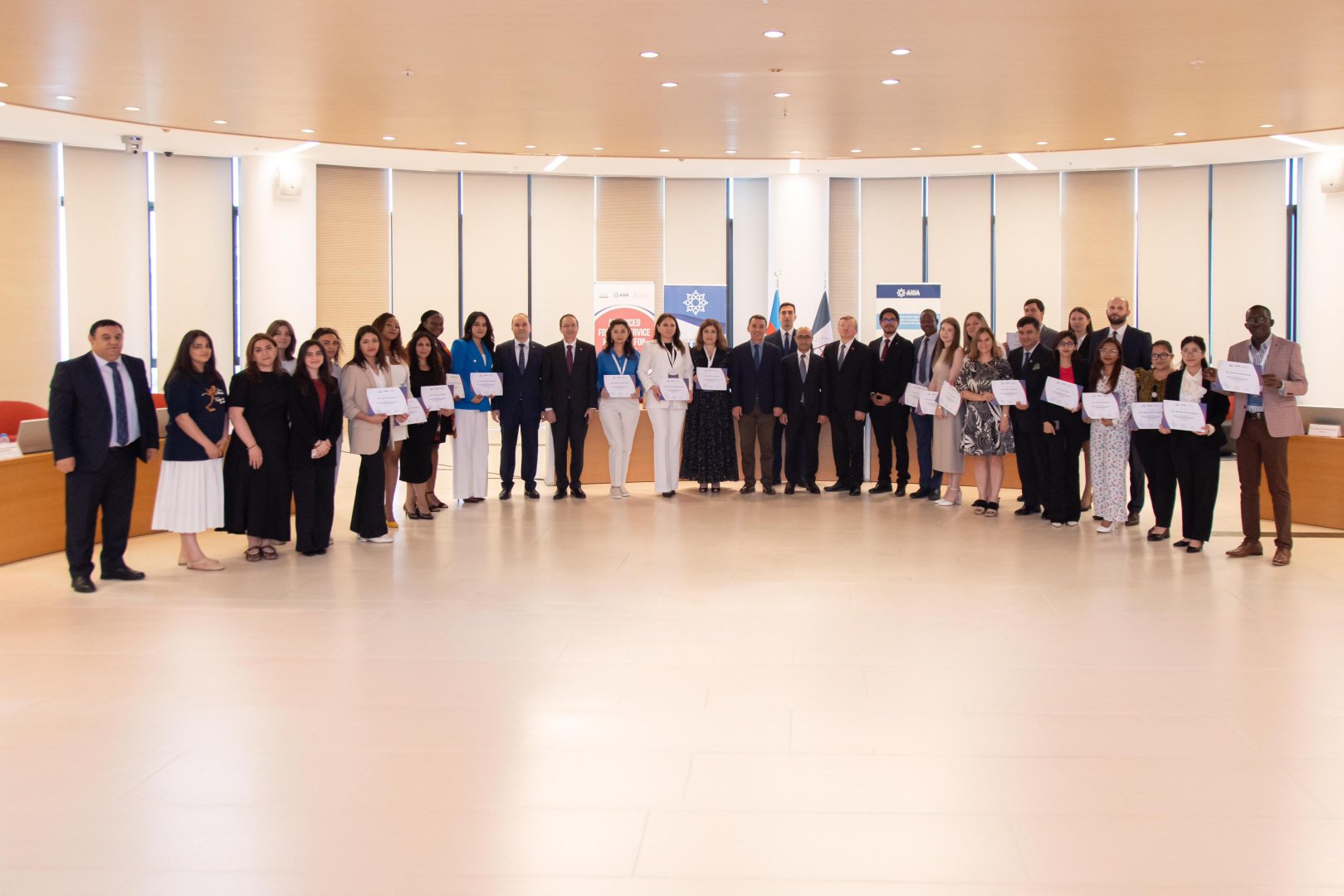 Əcnəbi Diplomatlar üçün “Xarici Siyasət Proqramı” yekunlaşıb (FOTO)