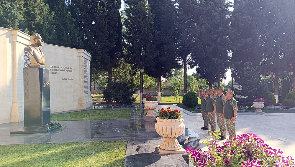 Milli Qurtuluş Günü münasibətilə Azərbaycan Ordusunda silsilə tədbirlər keçirilib (FOTO/VİDEO)