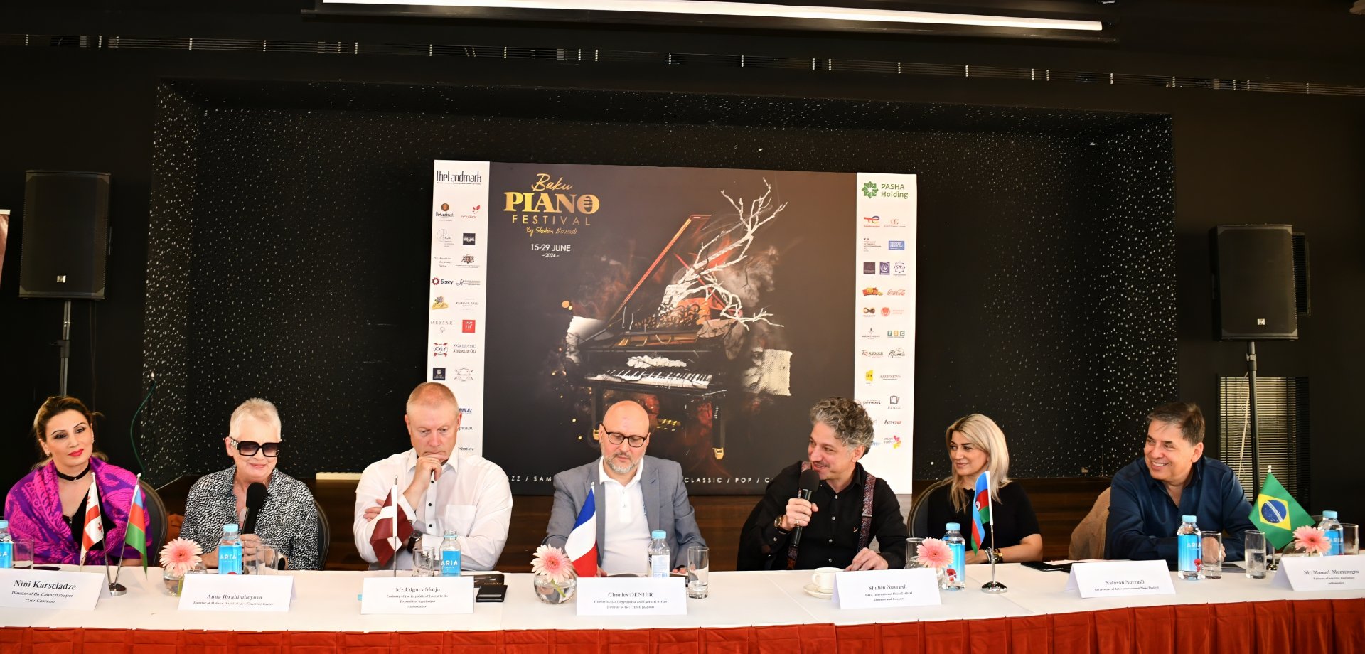 Bakı Landmark-da üçüncü Beynəlxalq Bakı Piano Festivalının mətbuat konfransı keçirilib (FOTO)