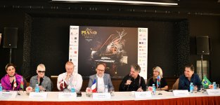 Bakı Landmark-da üçüncü Beynəlxalq Bakı Piano Festivalının mətbuat konfransı keçirilib (FOTO)