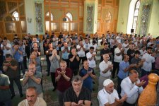 Təzə Pir məscidində bayram namazı qılındı (FOTO)