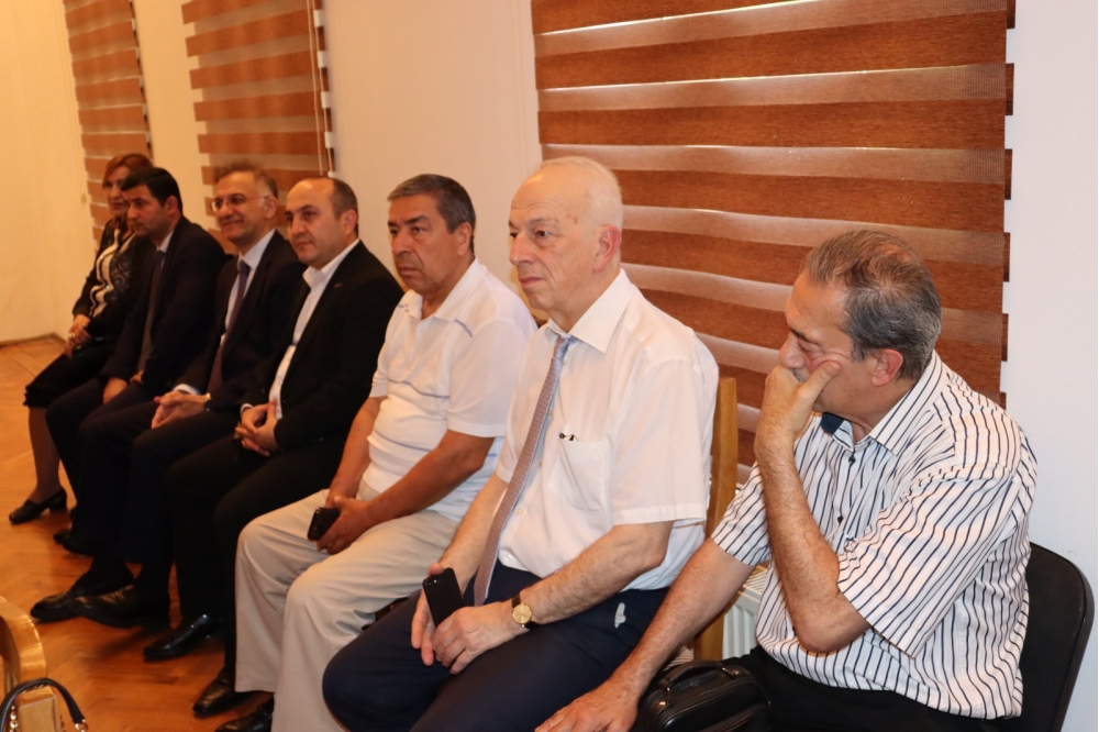 Xətai rayonunda Tibb İşçilərinin Peşə Bayramı Günü qeyd edilib (FOTO)