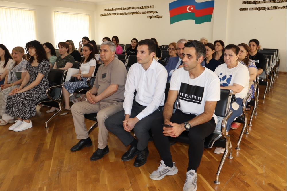 YAP Xətai rayon təşkilatının Qaçaq Nəbi küçəsi 8 ünvanı üzrə ərazi partiya təşkilatında növbəti görüş keçirilib (FOTO)