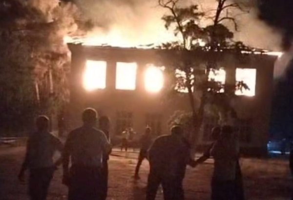 Şəkidə orta məktəbdəki yanğın söndürülüb (FOTO) (YENİLƏNİB)