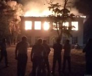 Şəkidə orta məktəbdəki yanğın söndürülüb (FOTO) (YENİLƏNİB)