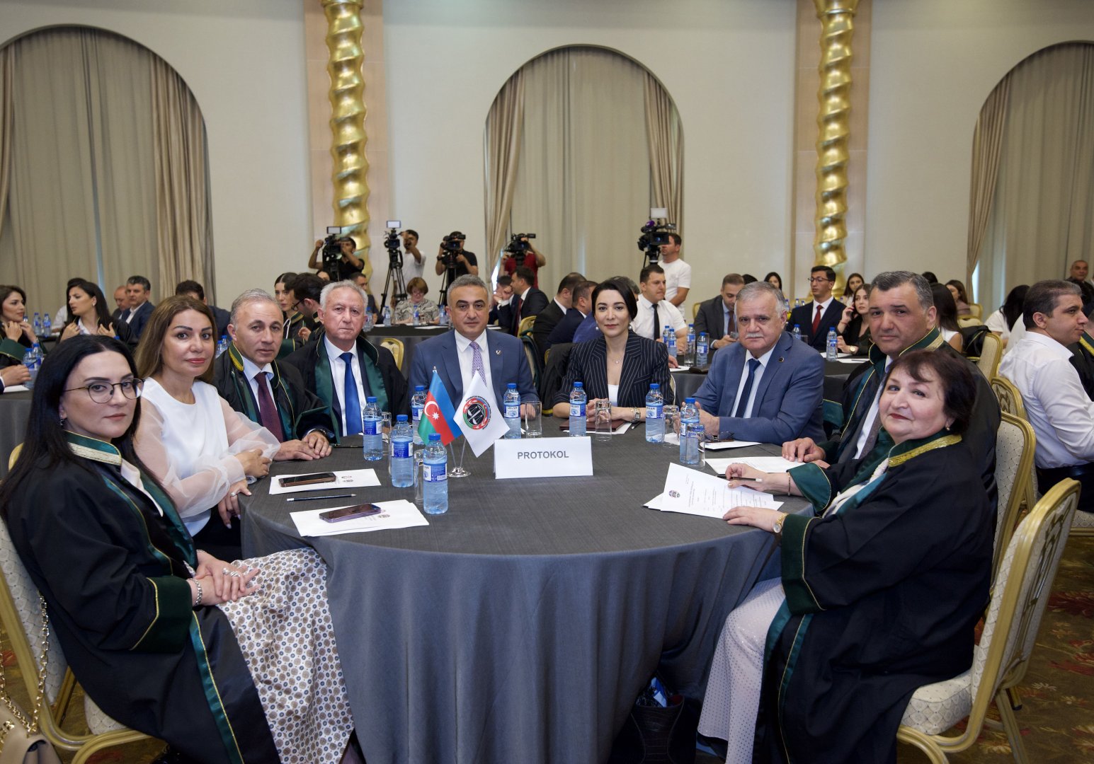 Vəkilliyə namizədlərin təntənəli andiçmə mərasimi olub, habelə bir qrup jurnalist təltif edilib (FOTO)