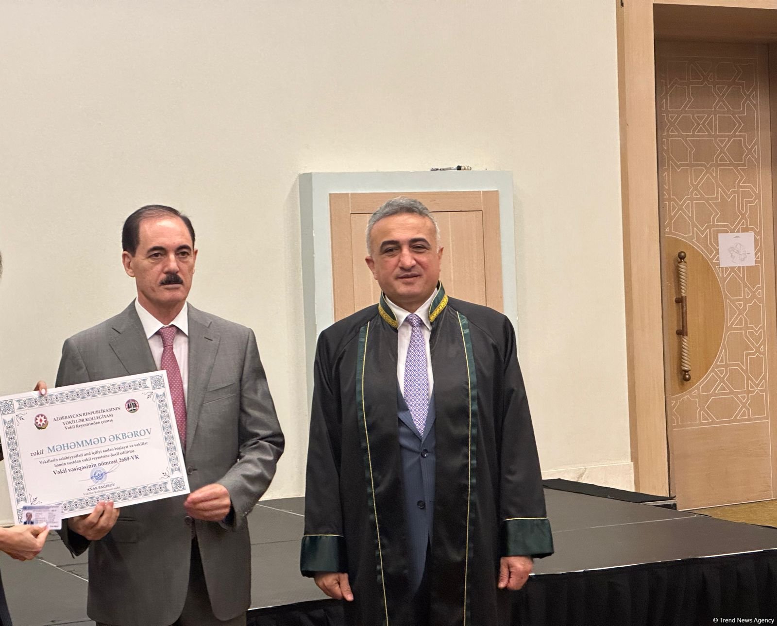İki tanınmış hakim vəkil oldu (FOTO)