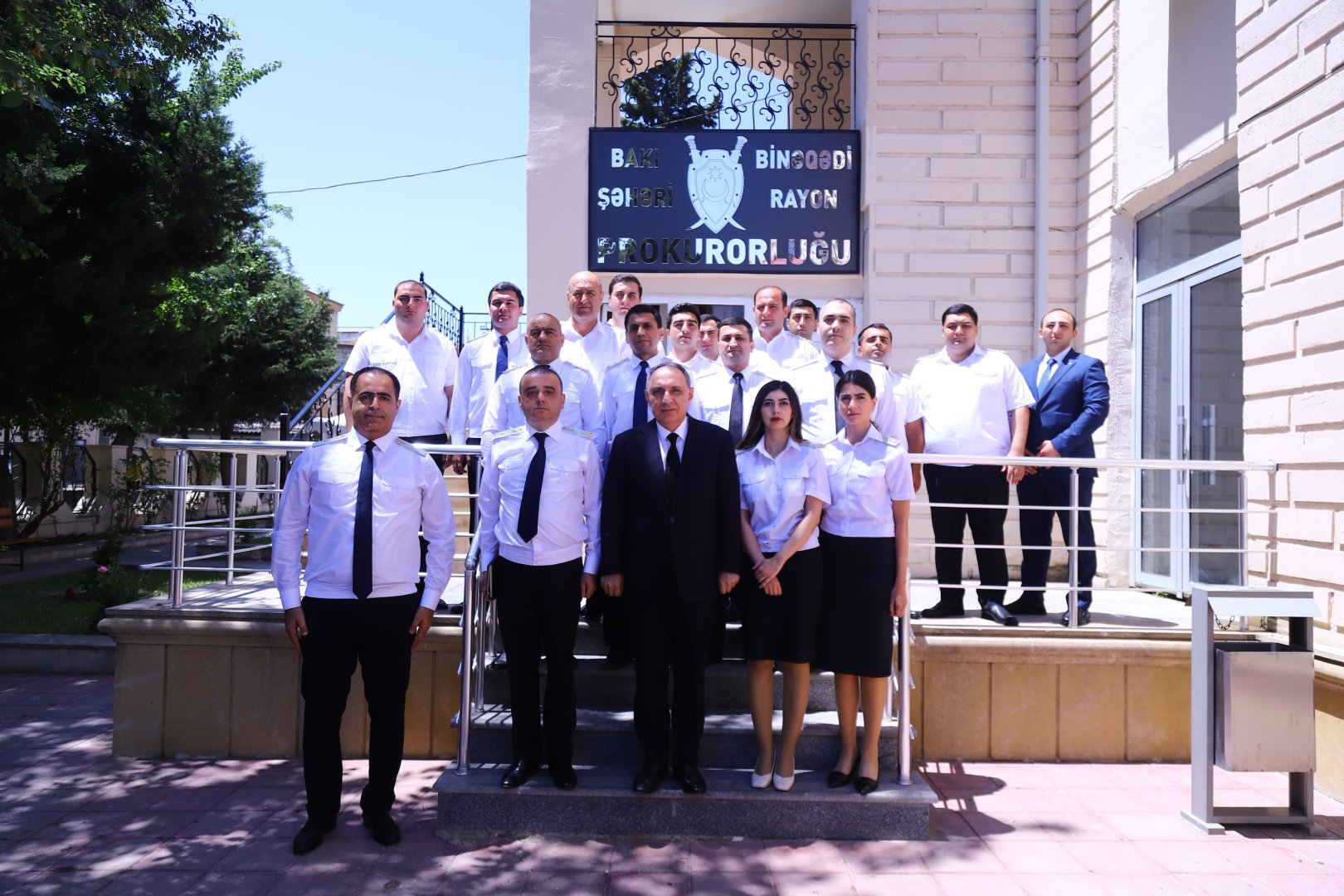 Baş prokuror paytaxtın Binəqədi rayonunda vətəndaşları qəbul edib (FOTO)