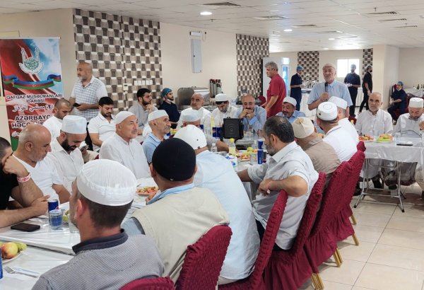 Məkkədə şəhidlərimizin ruhuna növbəti ehsan verilib (FOTO)