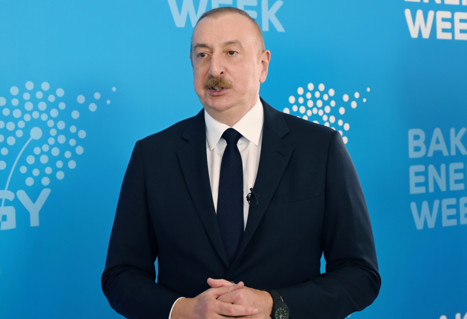 Prezident İlham Əliyev: Bərpaolunan enerjidən istifadəyə olduqca düşünülmüş yanaşma tətbiq edilməlidir