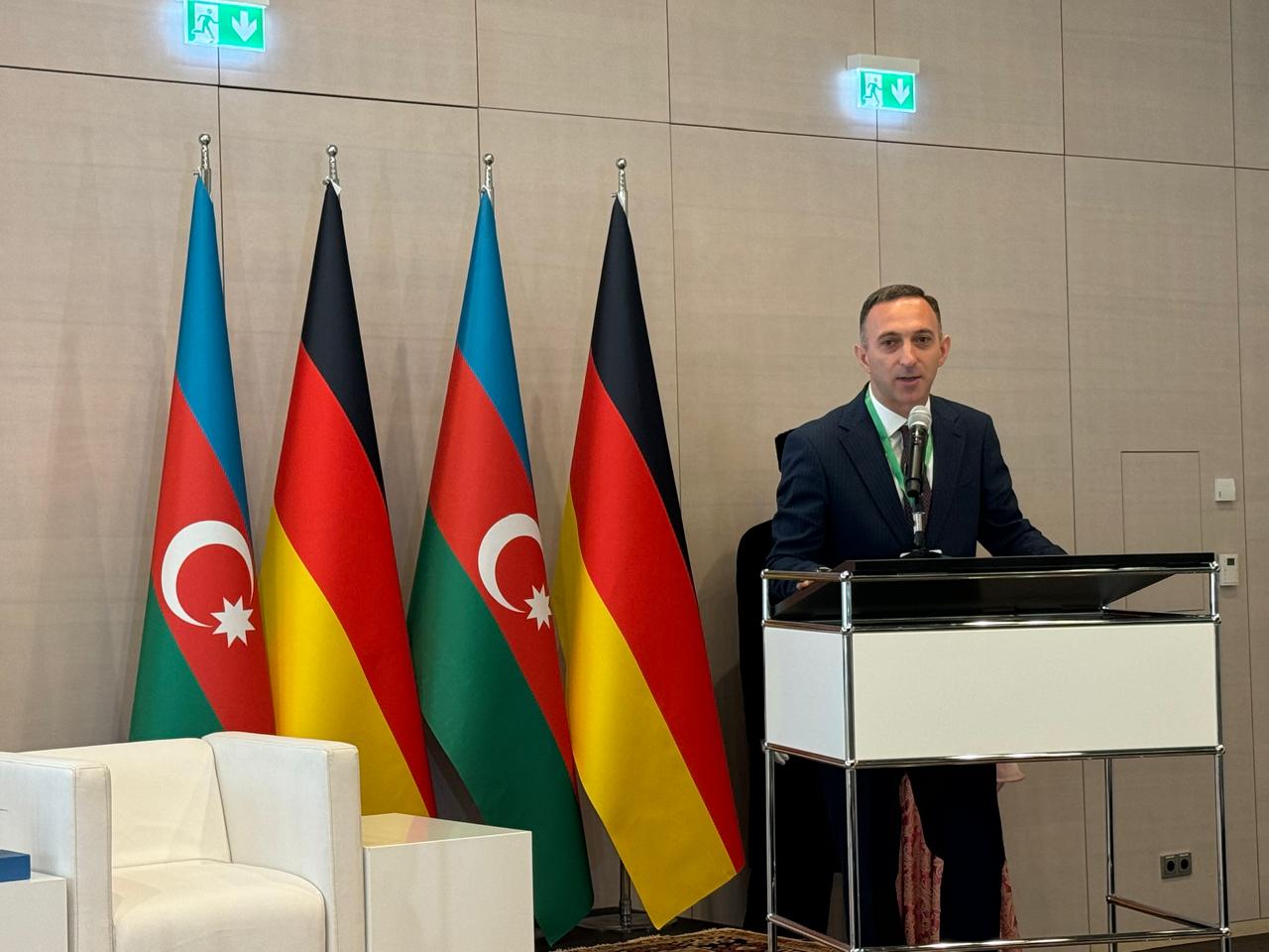 Avropada yaşayan azərbaycanlı mühəndislərin forumu keçirilir (FOTO)