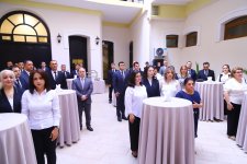 “Dövlət qulluqçularının peşə bayramı” münasibətilə Baş Prokurorluqda tədbir keçirilib (FOTO)