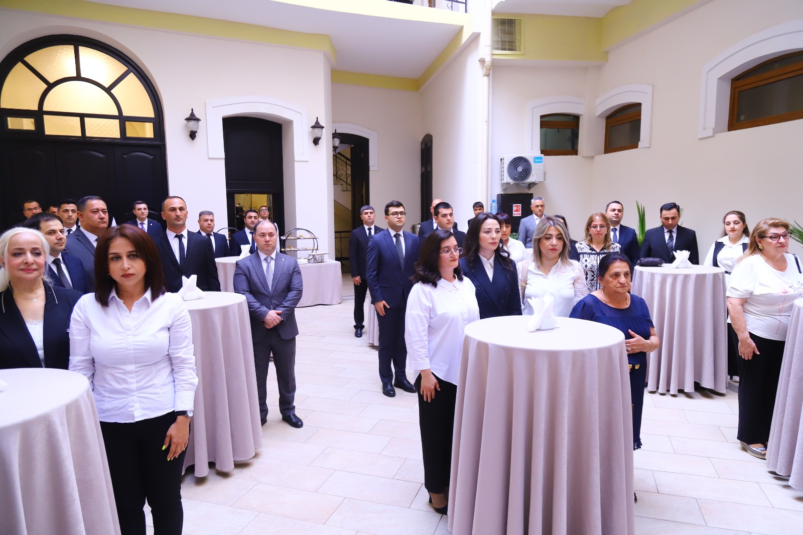 “Dövlət qulluqçularının peşə bayramı” münasibətilə Baş Prokurorluqda tədbir keçirilib (FOTO)