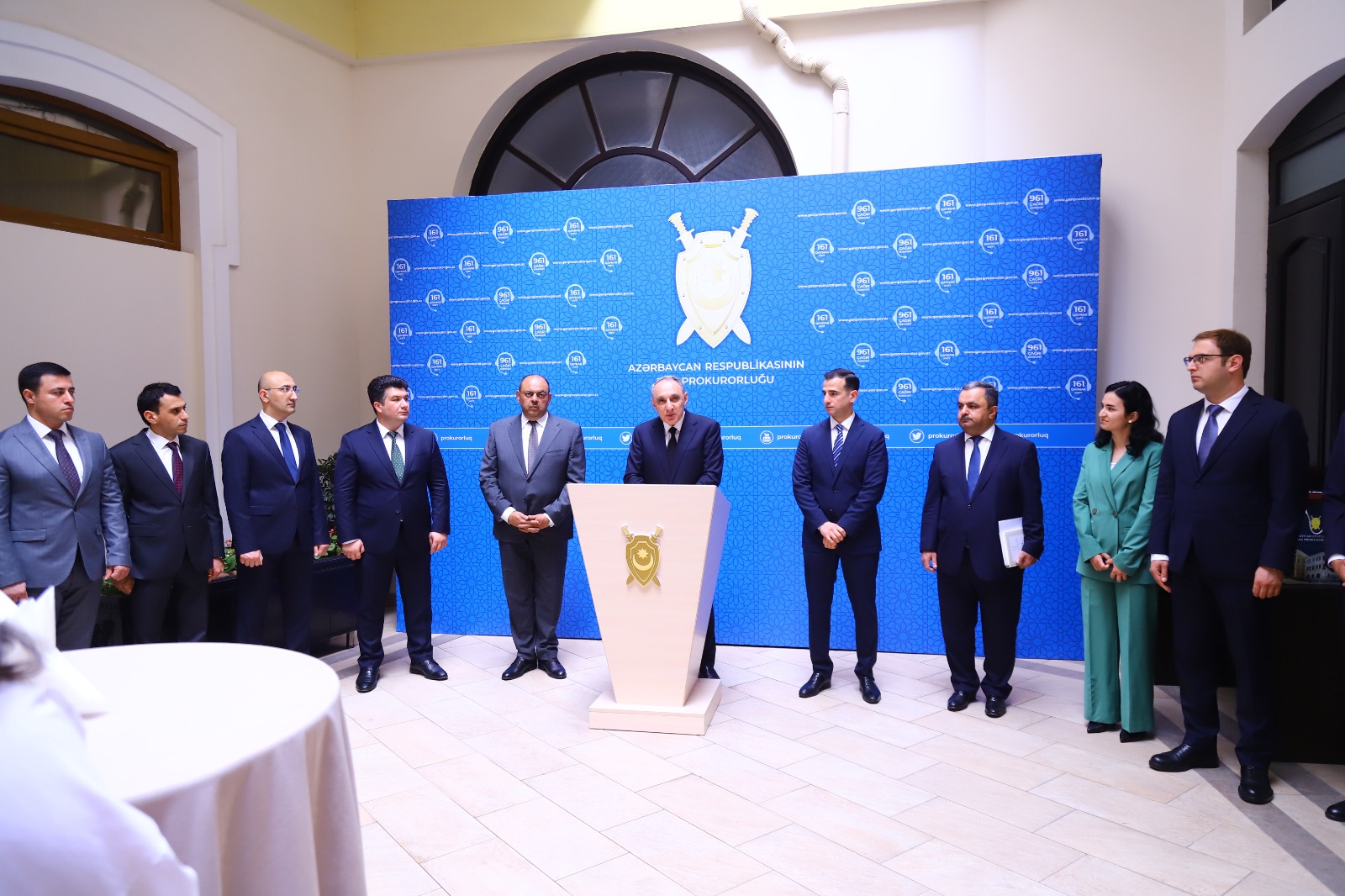 “Dövlət qulluqçularının peşə bayramı” münasibətilə Baş Prokurorluqda tədbir keçirilib (FOTO)