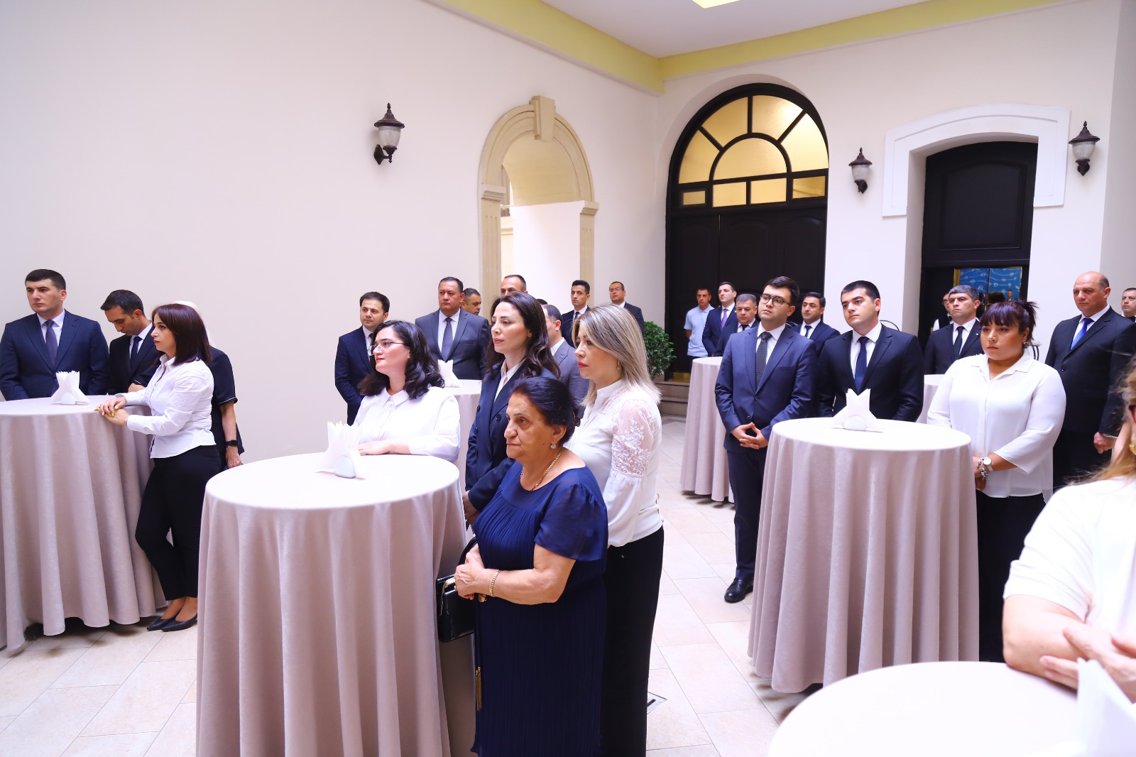 “Dövlət qulluqçularının peşə bayramı” münasibətilə Baş Prokurorluqda tədbir keçirilib (FOTO)