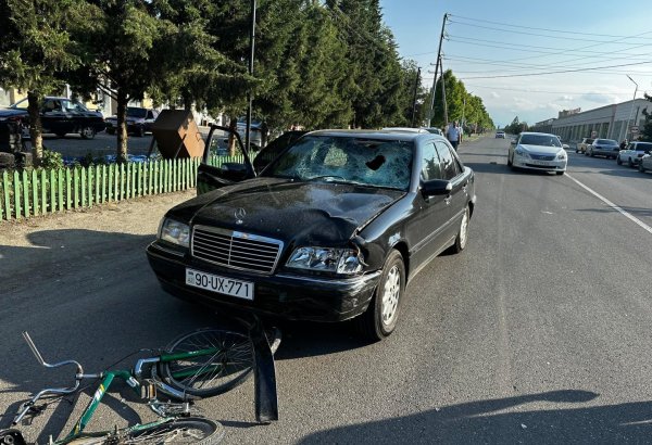 Ağdamda velosiped sürən 15 yaşlı uşağı maşın vurdu (FOTO)