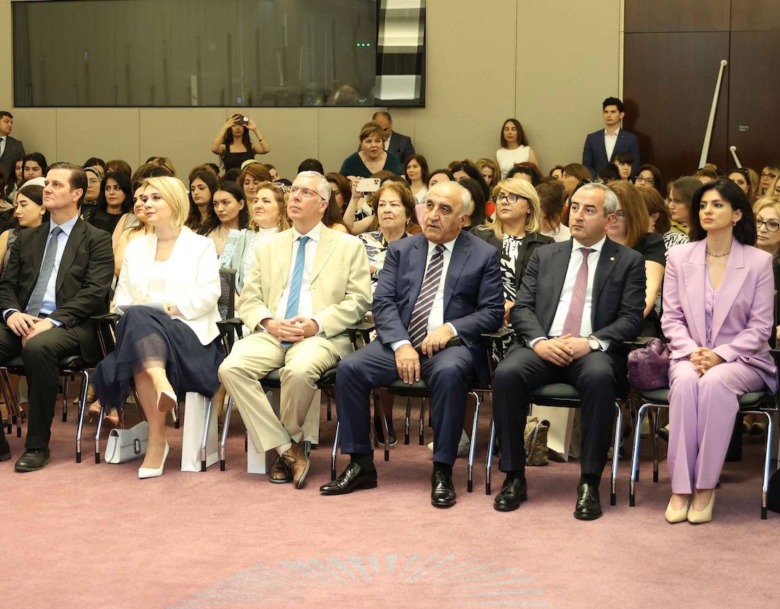 Yelo Bank-ın dəstəyi ilə “Eko Dilçilik” beynəlxalq forumu keçirilib (FOTO)