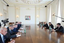 Prezident İlham Əliyev İtaliyanın müdafiə nazirinin başçılıq etdiyi nümayəndə heyətini qəbul edib (FOTO/VİDEO) (YENİLƏNİB)