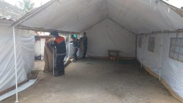 Lənkəranda evi yararsız vəziyyətə düşən şəxs üçün çadır qurulub (FOTO/VİDEO)