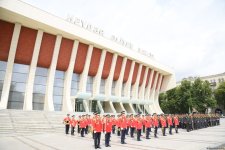 Bakıda hərbi orkestrlərin müşayiəti ilə yürüşlər keçirilib (FOTO/VİDEO) (YENİLƏNİB)