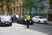Bakıda hərbi orkestrlərin müşayiəti ilə yürüşlər keçirilib (FOTO/VİDEO) (YENİLƏNİB)