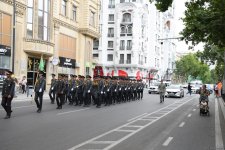 Bakıda hərbi orkestrlərin müşayiəti ilə yürüşlər keçirilib (FOTO/VİDEO) (YENİLƏNİB)