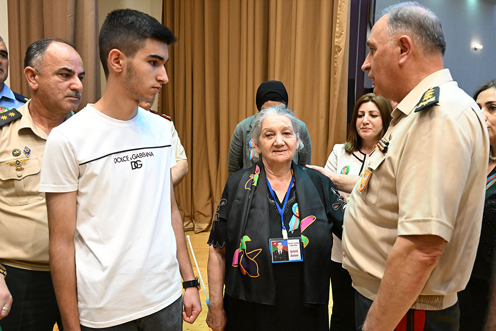 26 İyun - Silahlı Qüvvələr Günü münasibətilə təntənəli mərasim keçirilib (FOTO/VİDEO)