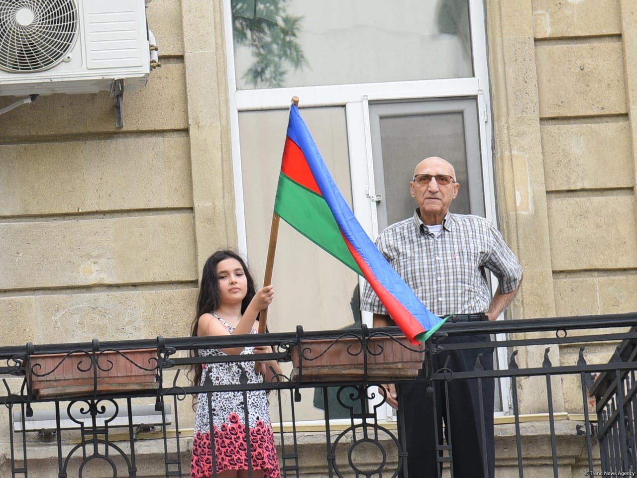 Bakıda hərbi orkestrlərin müşayiəti ilə yürüşlər keçirilib (FOTO/VİDEO) (YENİLƏNİB)
