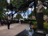 Ceyhun Bayramov Tbilisidə Ulu Öndərin abidəsini ziyarət edib (FOTO)