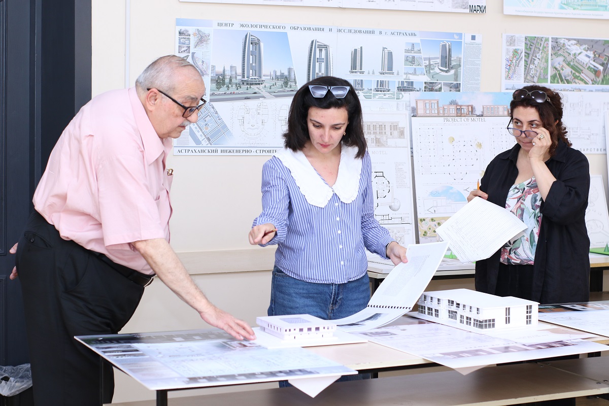 AzMİU-da 2023/2024-cü tədris ilinin yaz semestrinin imtahan sessiyası yekunlaşmaq üzrədir (FOTO)