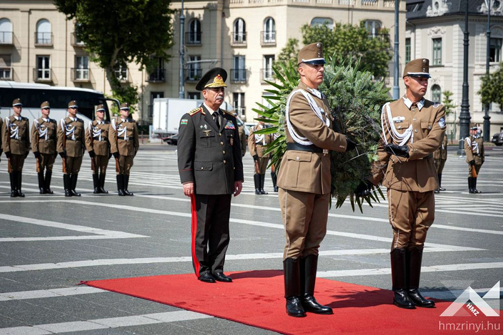 Zakir Həsənov Budapeştdə macarıstanlı həmkarı ilə görüşüb (FOTO)