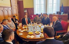 Müdafiə naziri Macarıstan Milli Assambleyasının sədr müavini ilə görüşüb