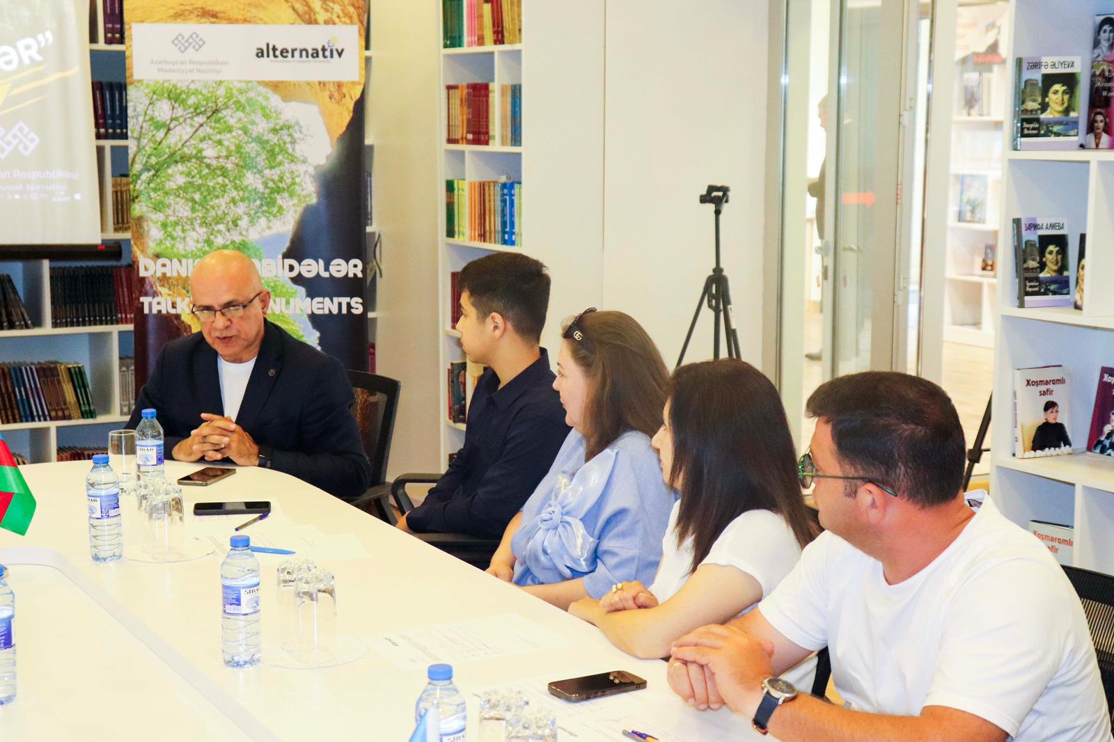 “Danışan abidələr: Azıx mağarası” adlı qısametrajlı filmin təqdimatı oldu (FOTO)