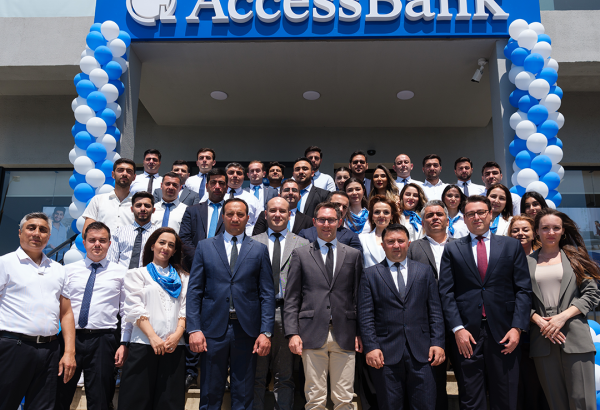 AccessBank yenilənmiş konseptli “20 yanvar” filialını istifadəyə verdi (FOTO)