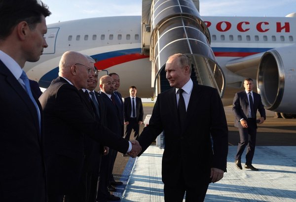 Putin Qazaxıstana getdi