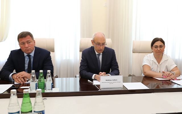 Səhiyyə Nazirliyində “Philips” şirkətinin rəqəmsal səhiyyə üzrə regional rəhbəri ilə görüş keçirilib (FOTO)