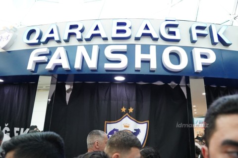 “Qarabağ” futbolçuları azarkeşləri ilə görüşüb (FOTO)