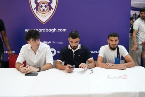 “Qarabağ” futbolçuları azarkeşləri ilə görüşüb (FOTO)